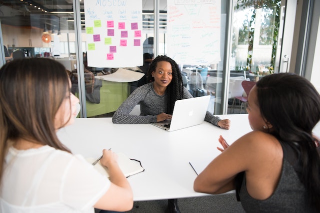 https://www.pexels.com/photo/three-woman-having-a-meeting-1181626/